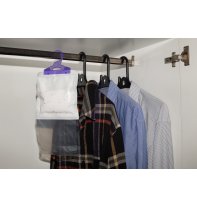 Cómo proteger la ropa en armarios y maletas de las polillas